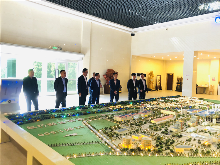 中国完美平台登录入口与新疆八钢国贸达成战略合作，共享新机携手并进中亚五国市场